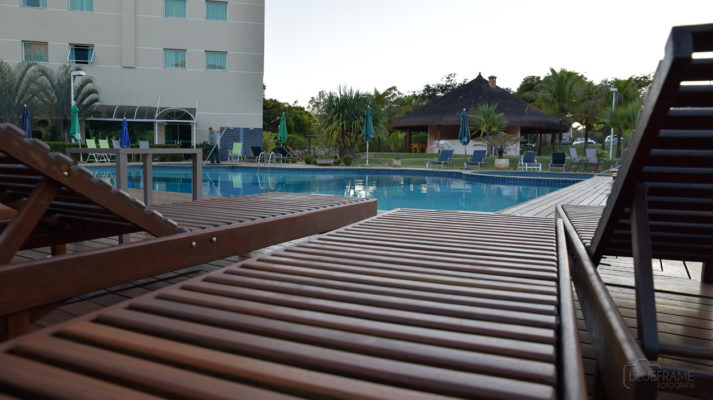 área da piscina do hotel